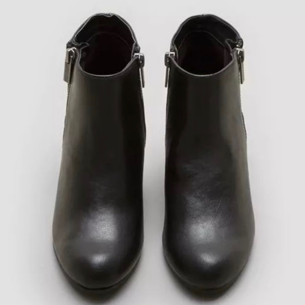 Kenneth Cole ankle boot